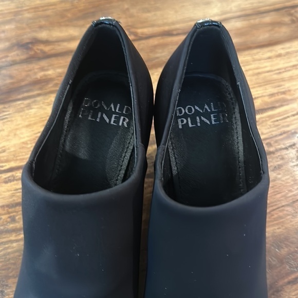 Donald J. Pliner Chelsie Black Square Toe Block Heels Bootie 6.5 - Picture 4 of 12